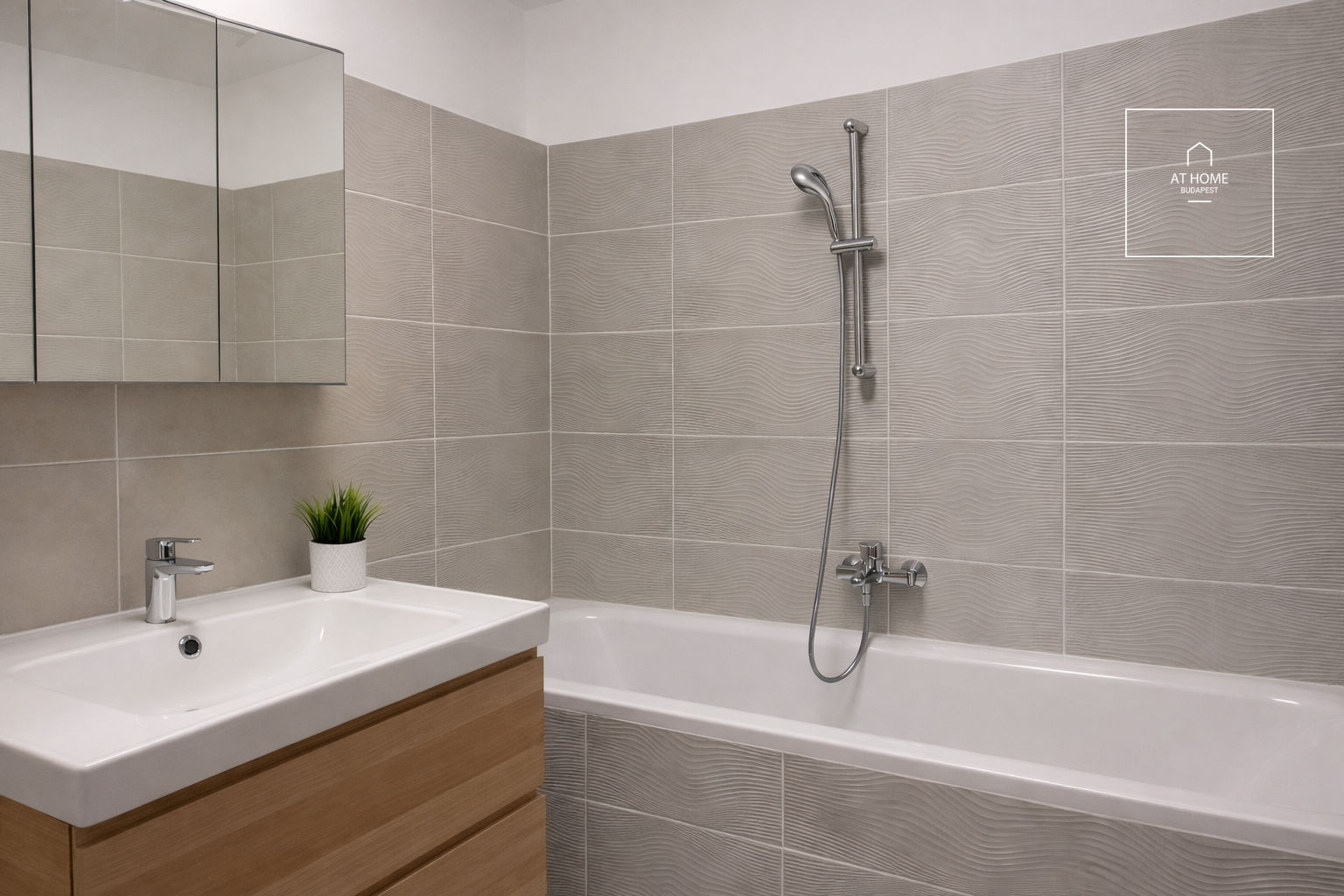 NEW, FULLY FURNISHED APARTMENT WITH BALCONY – DISTRICT 13