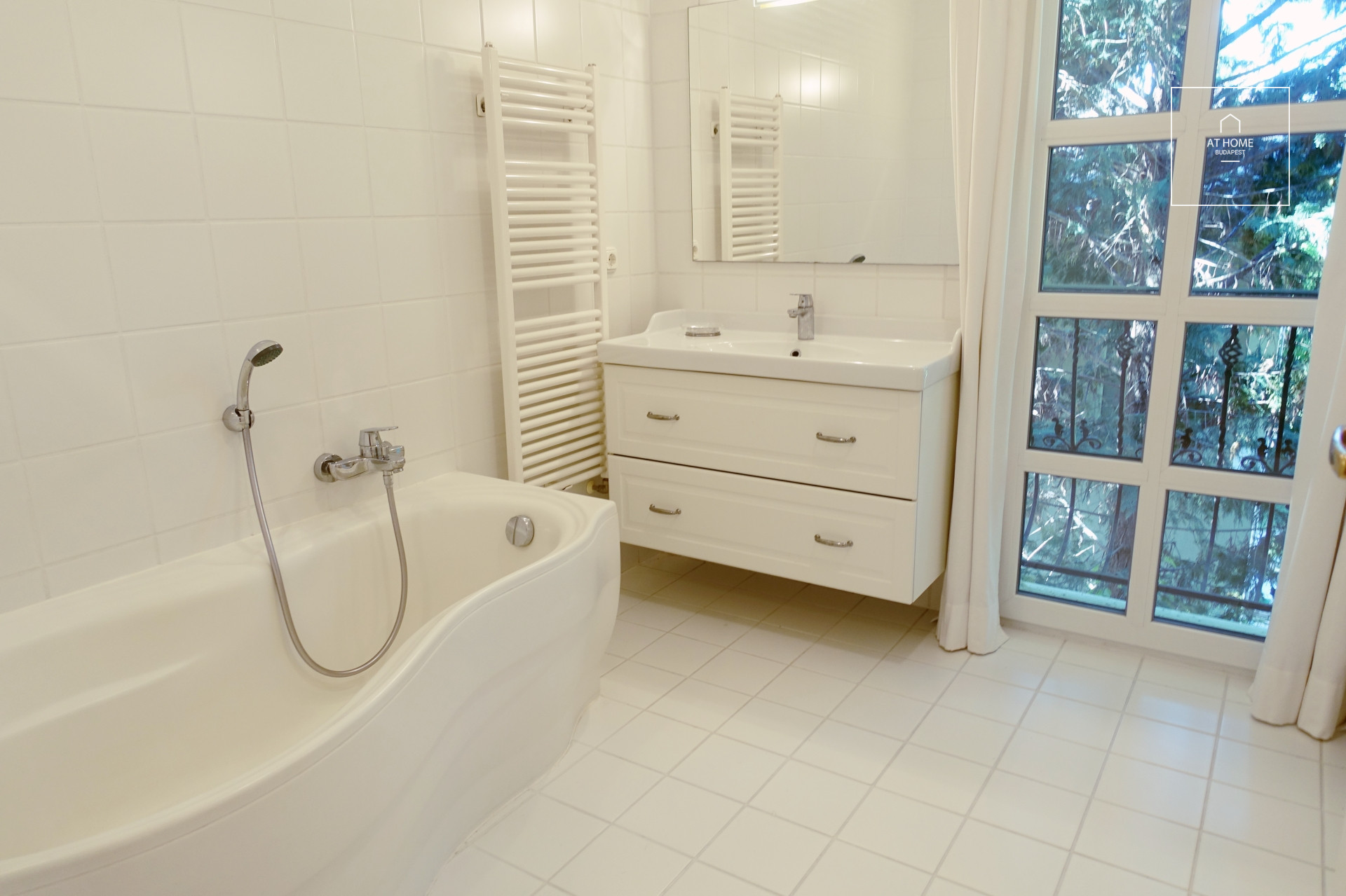 Wonderful semi-detached house for rent  II/A. district, Remetekertváros