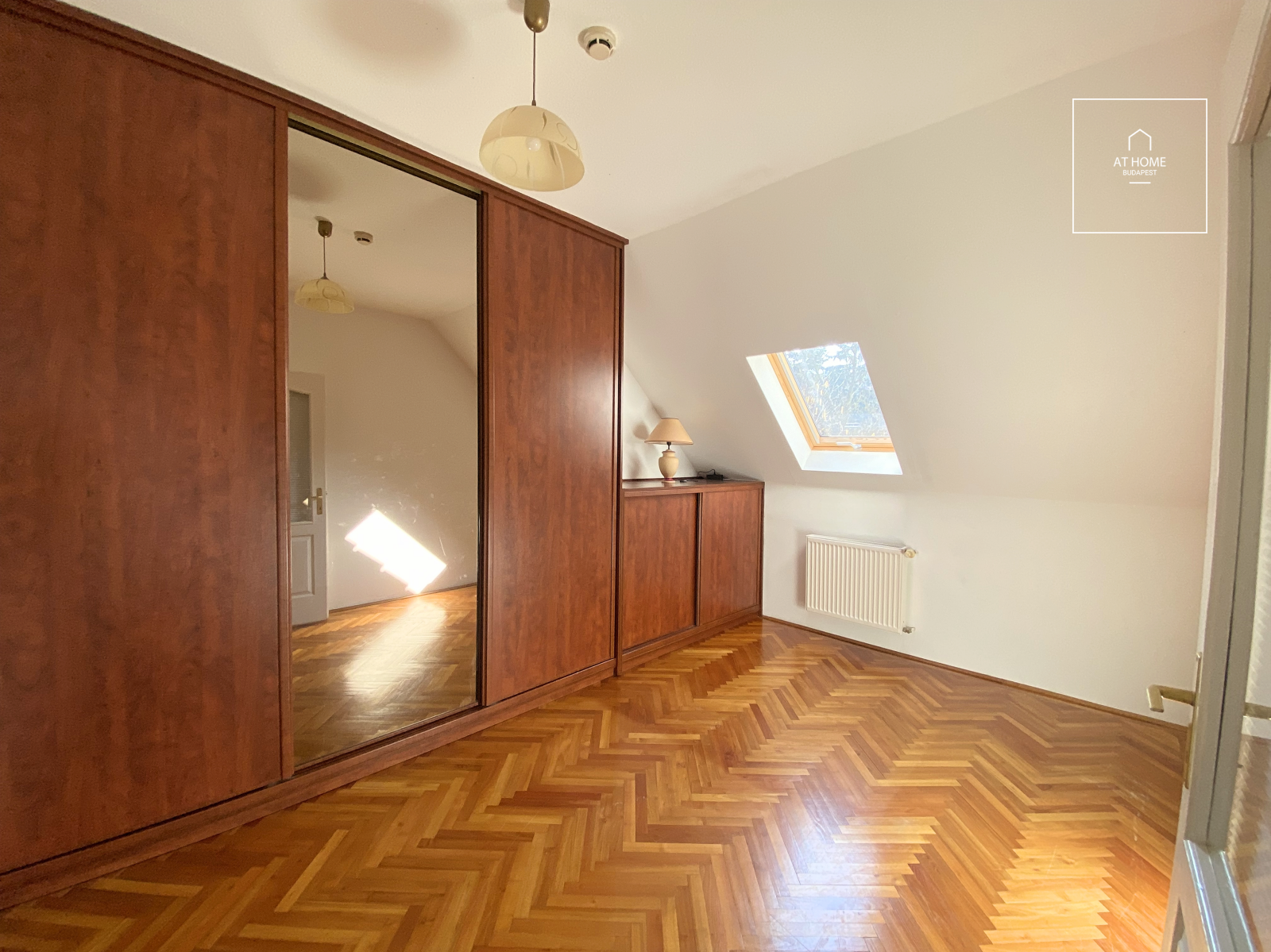 Duplex 107 nm-es 4 hálószobás lakás 3 erkéllyel a II. kerületben