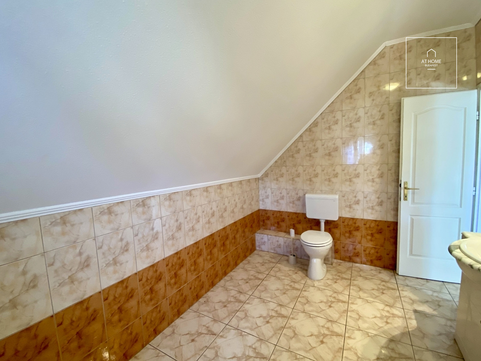 Duplex 107 nm-es 4 hálószobás lakás 3 erkéllyel a II. kerületben