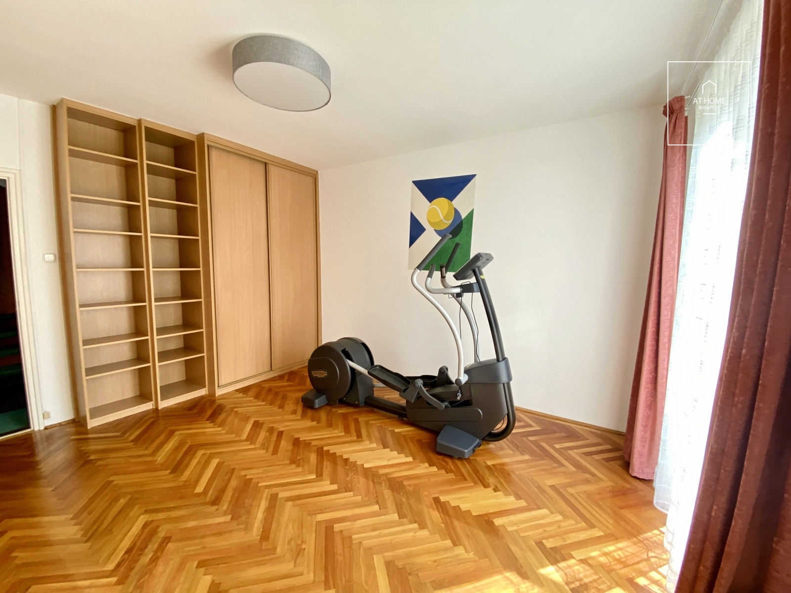 107 sqm duplex apartment with 4 bedrooms and 3 balconies in Budapest’s 2nd District