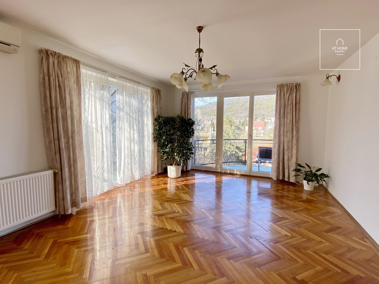 Duplex 107 nm-es 4 hálószobás lakás 3 erkéllyel a II. kerületben