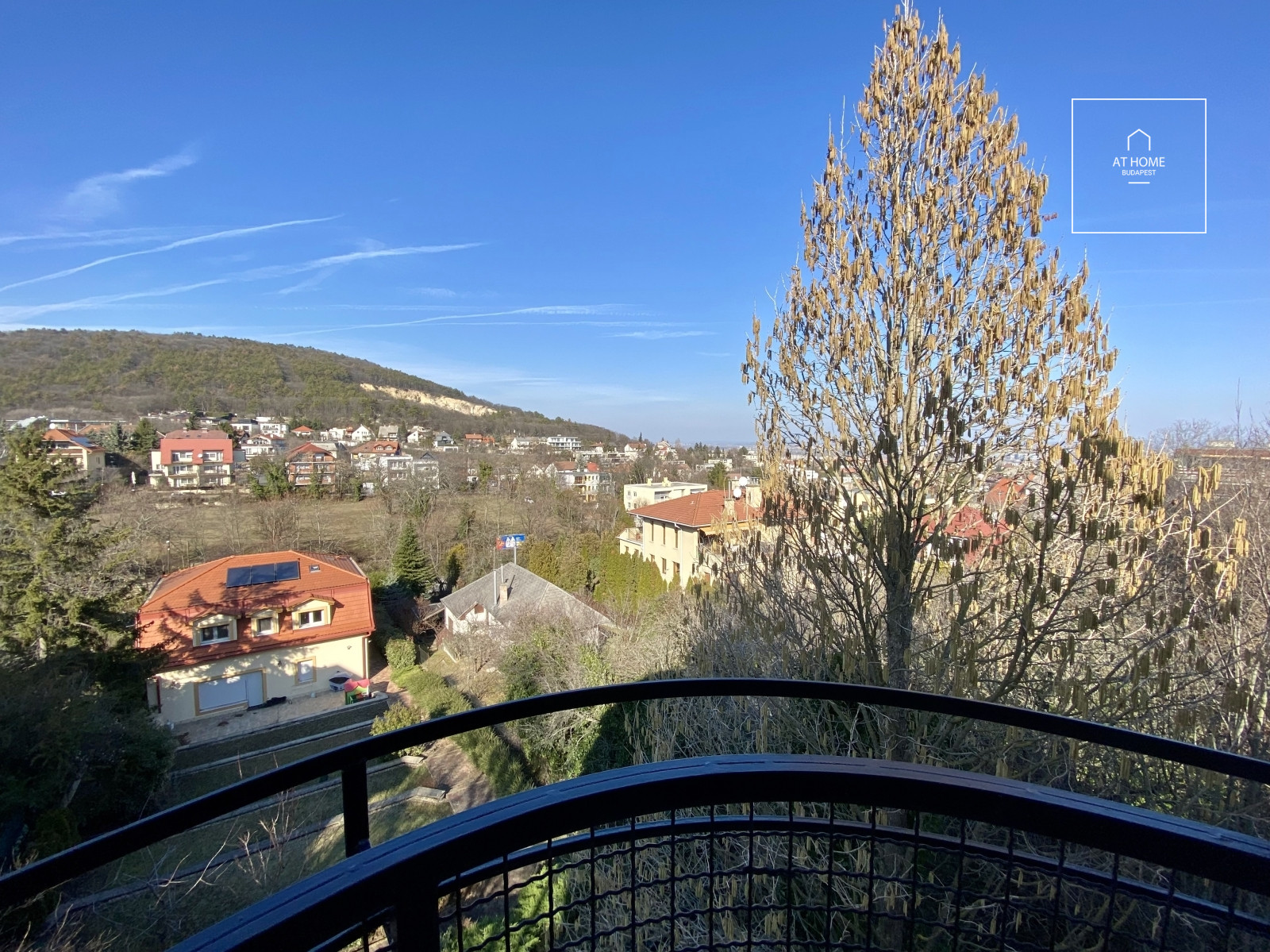 Duplex 107 nm-es 4 hálószobás lakás 3 erkéllyel a II. kerületben