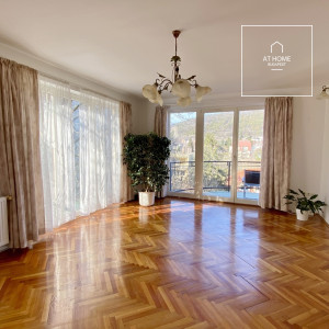 107 sqm duplex apartment with 4 bedrooms and 3 balconies in Budapest’s 2nd District