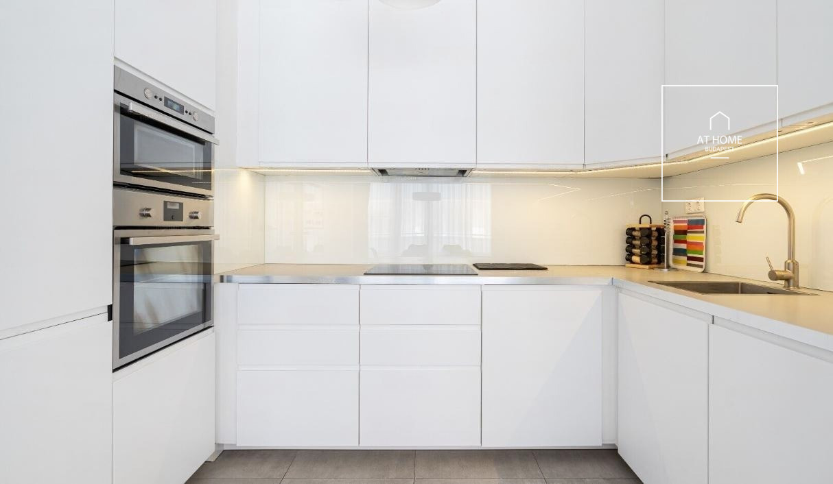 3-bedroom apartment for rent in 6th district Budapest