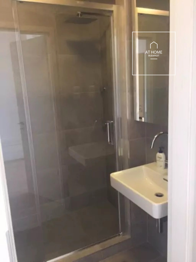 3-bedroom apartment for rent in 6th district Budapest