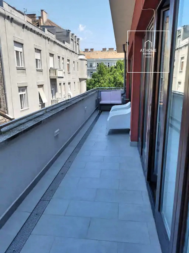 3-bedroom apartment for rent in 6th district Budapest