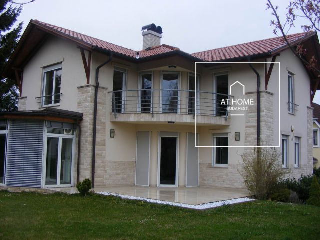 Elegant detached house for rent  II/A. district, Széphalom