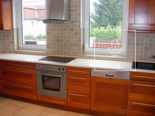 Elegant detached house for rent  II/A. district, Széphalom