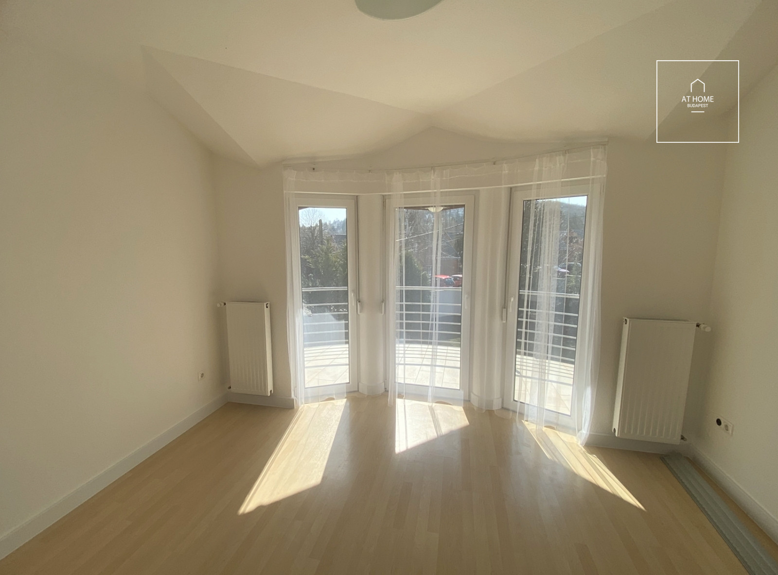 Two-story, 330 sqm, four-bedroom family house in Budapest’s II/A district, Széphalom