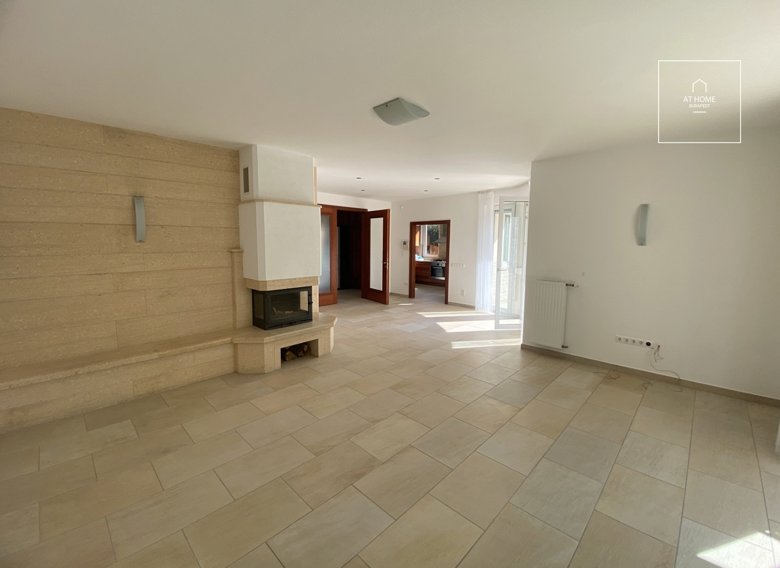 Two-story, 330 sqm, four-bedroom family house in Budapest’s II/A district, Széphalom