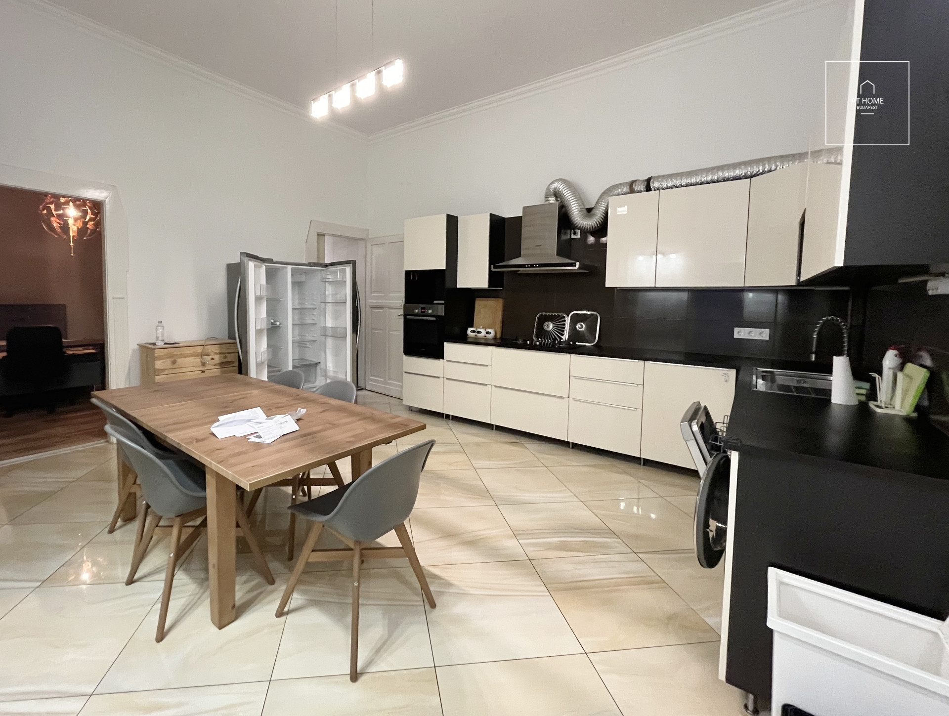 Spacious apartment for rent Budapest VI. district Terézváros