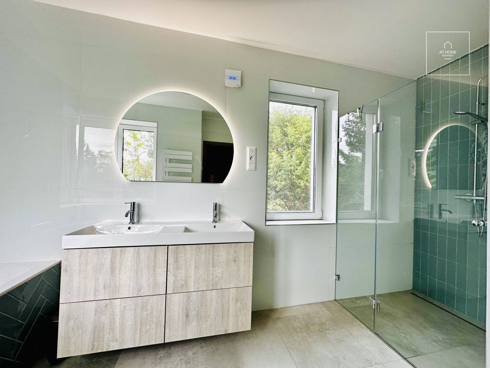 Refurbished premium detached family house Budapest 3rd district, Testvérhegy