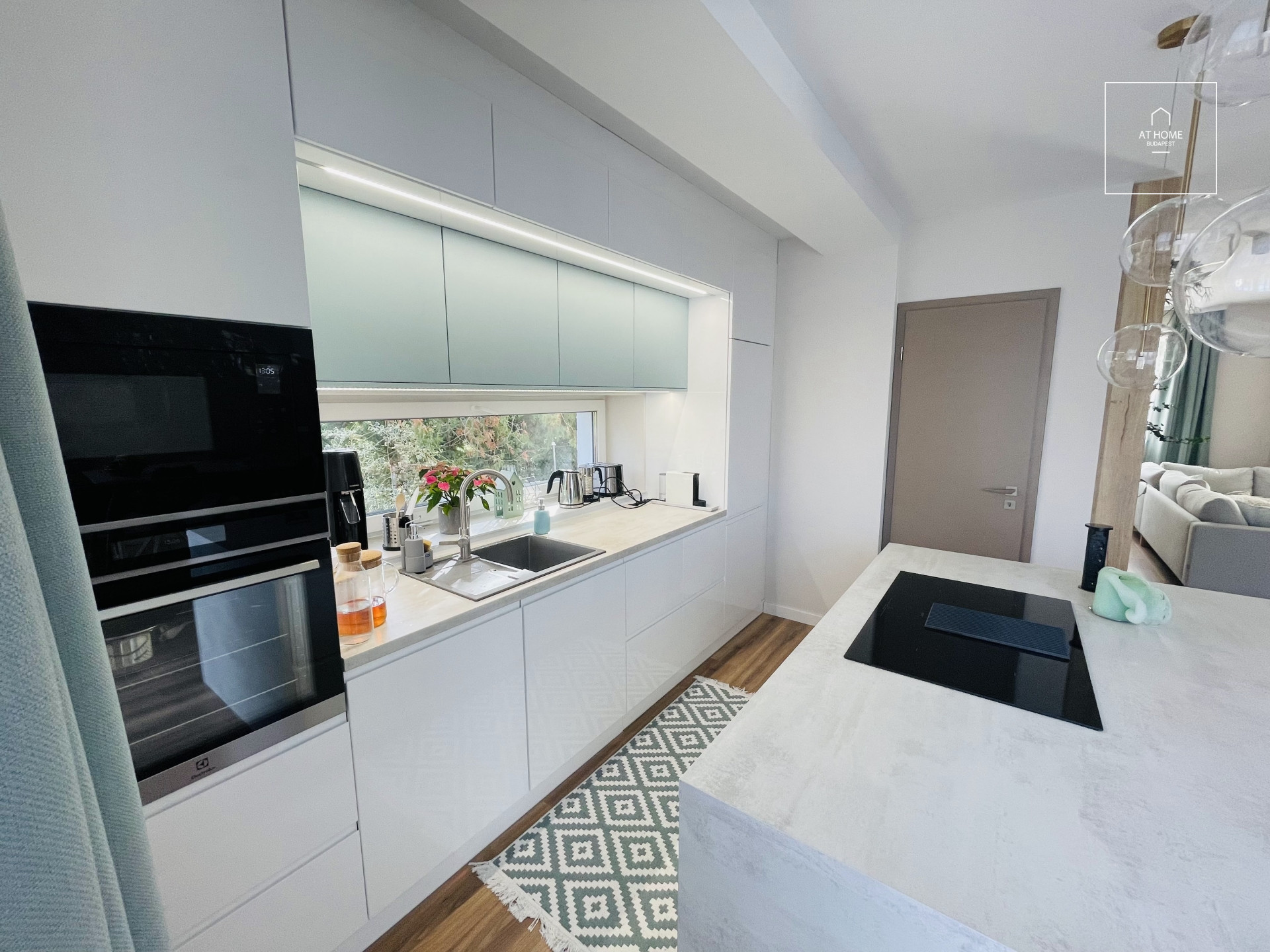 Refurbished premium detached family house Budapest 3rd district, Testvérhegy