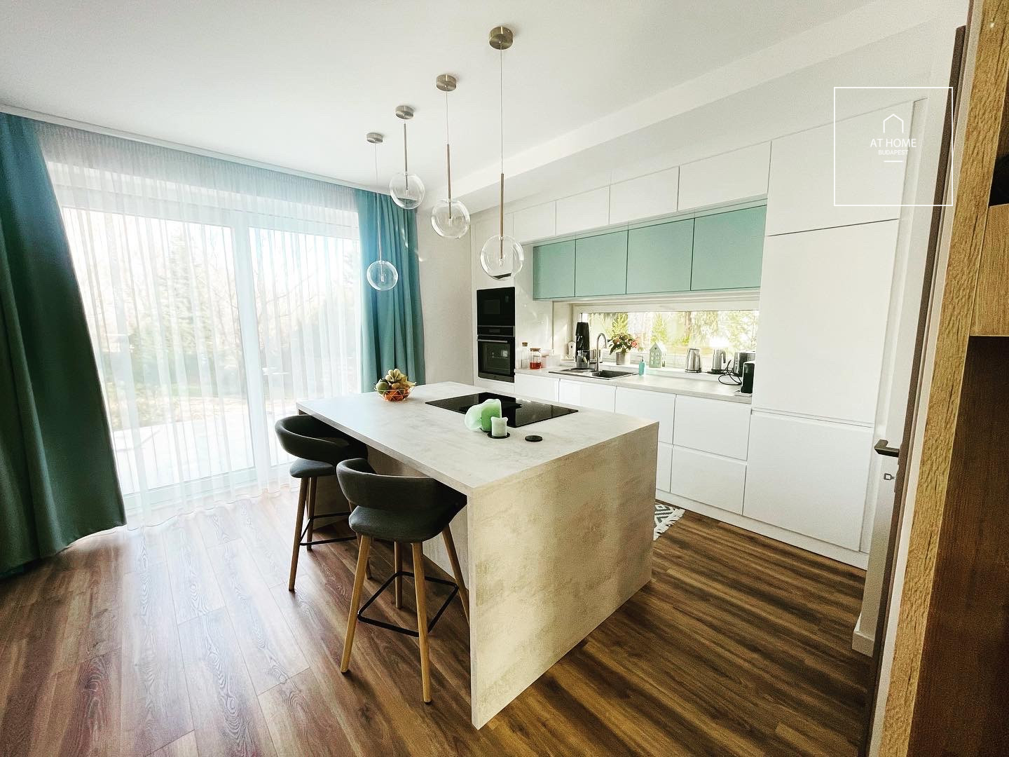 Refurbished premium detached family house Budapest 3rd district, Testvérhegy