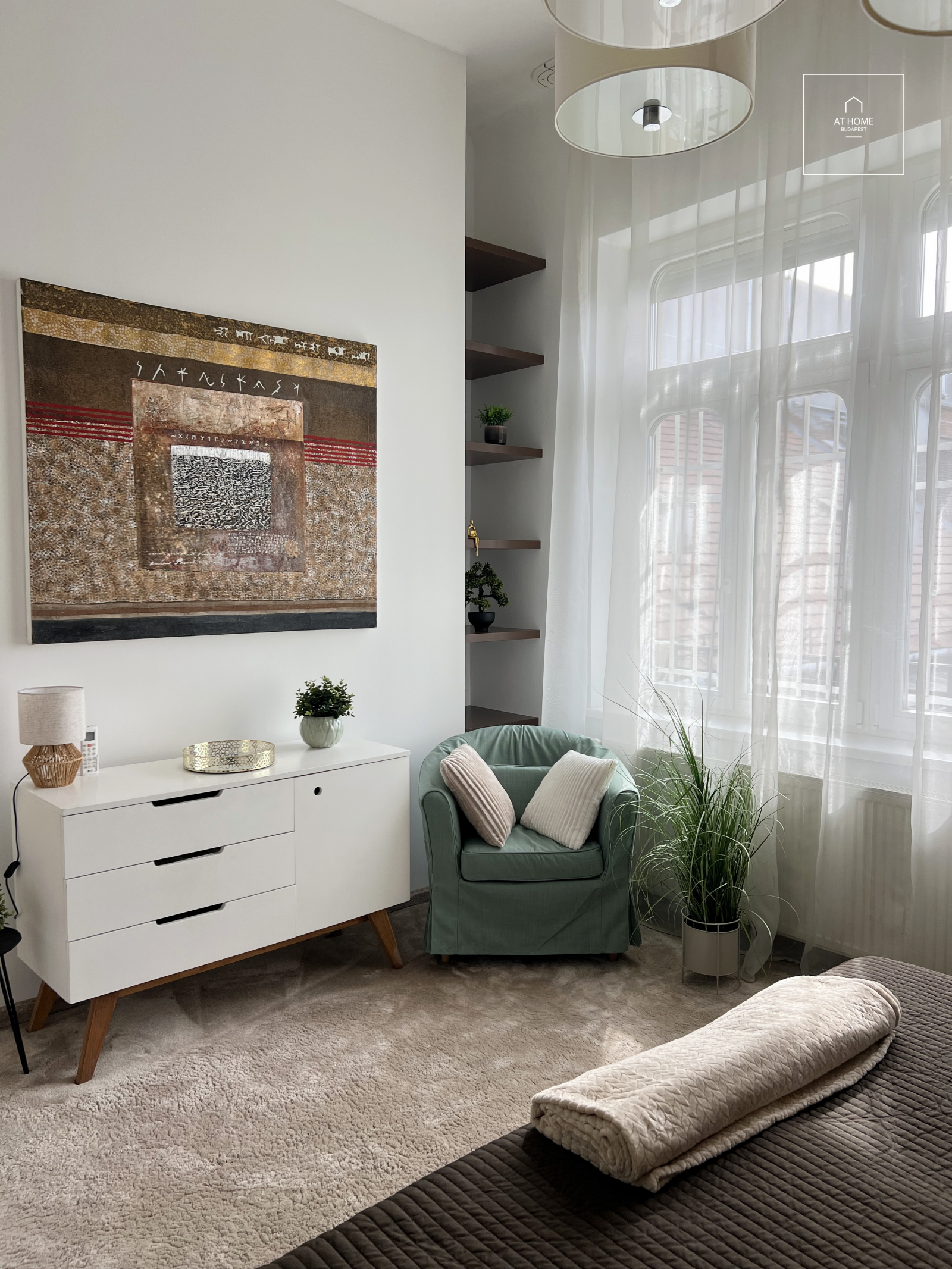 Fully Renovated 2-Bedroom Luxury Apartment for sale in the Heart of the City Center, Budapest