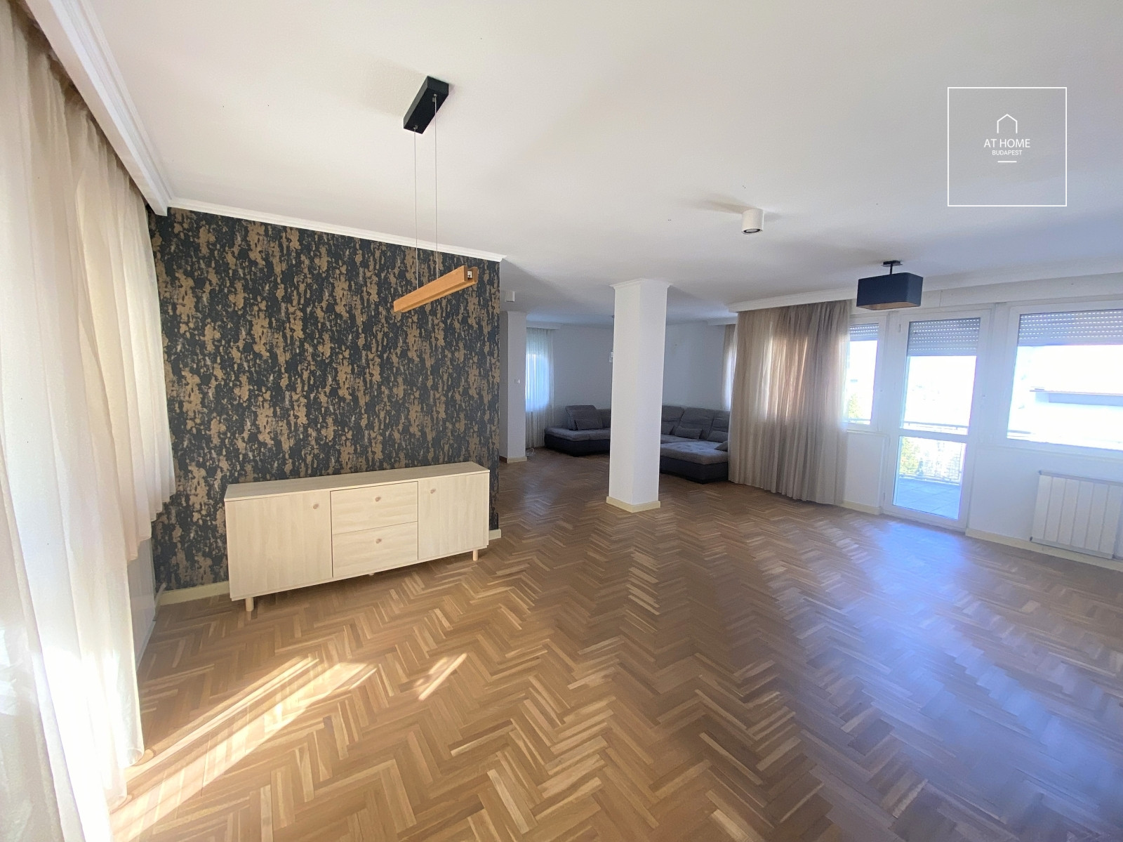 Renovated 185 sqm duplex apartment with four bedrooms and direct garden access in Budapest’s 2nd district