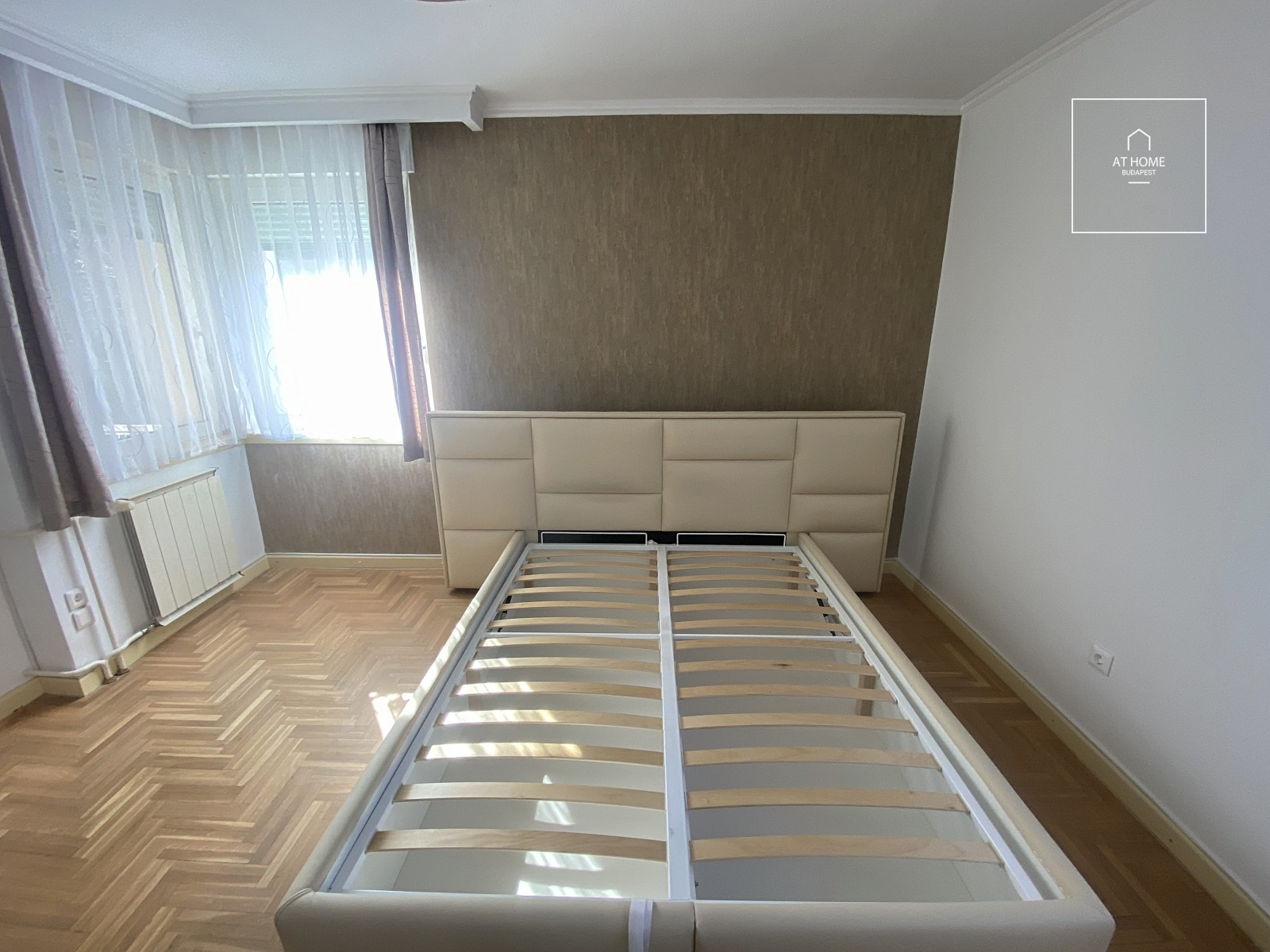 Renovated 185 sqm duplex apartment with four bedrooms and direct garden access in Budapest’s 2nd district