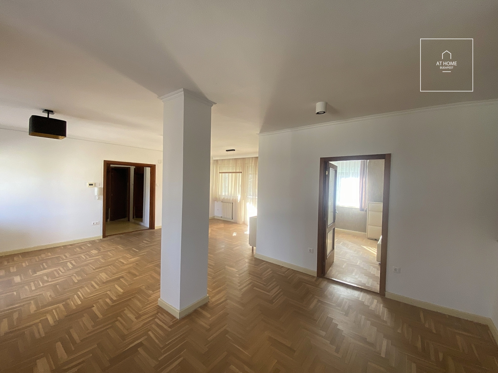 Renovated 185 sqm duplex apartment with four bedrooms and direct garden access in Budapest’s 2nd district