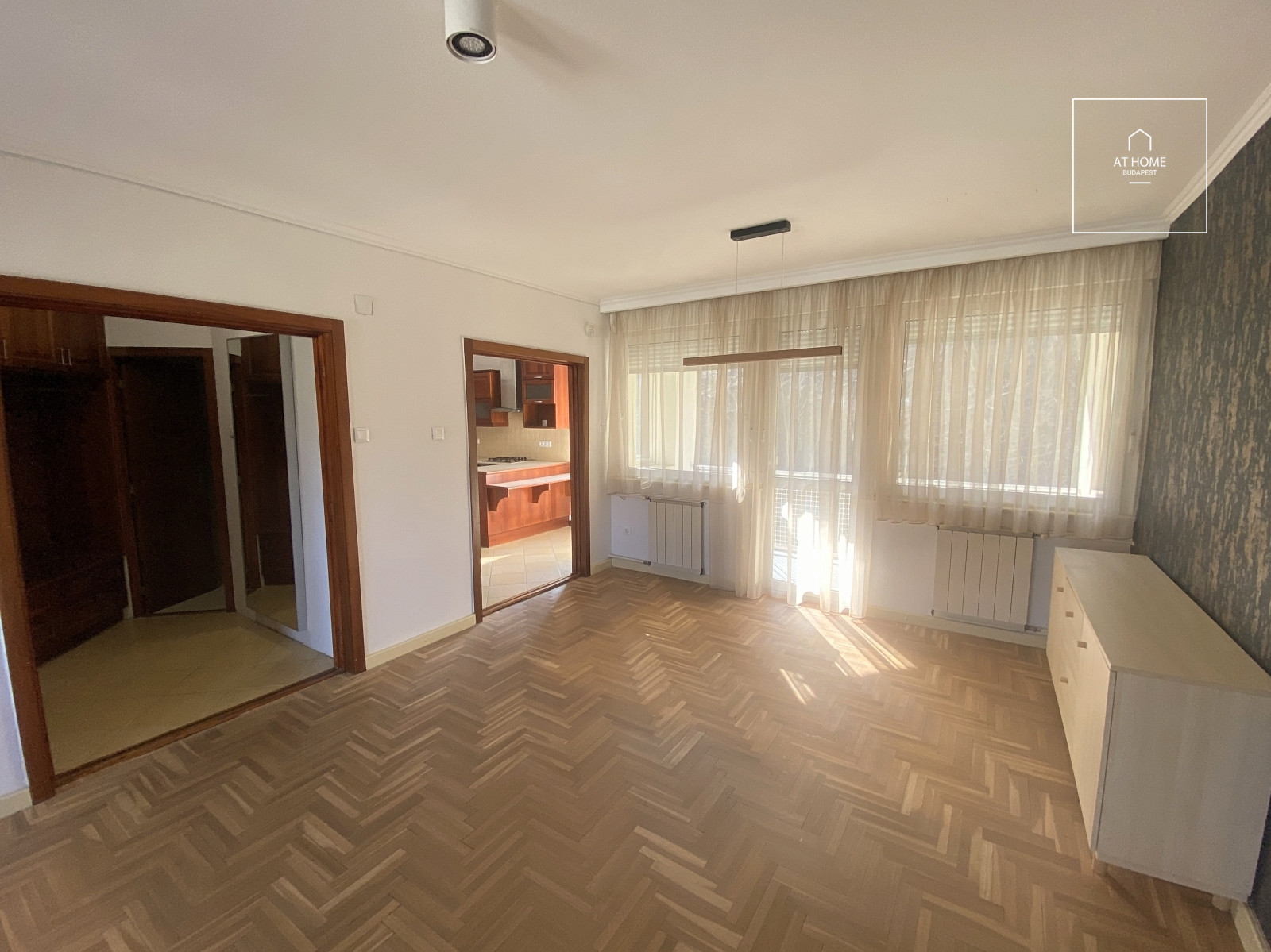 Renovated 185 sqm duplex apartment with four bedrooms and direct garden access in Budapest’s 2nd district