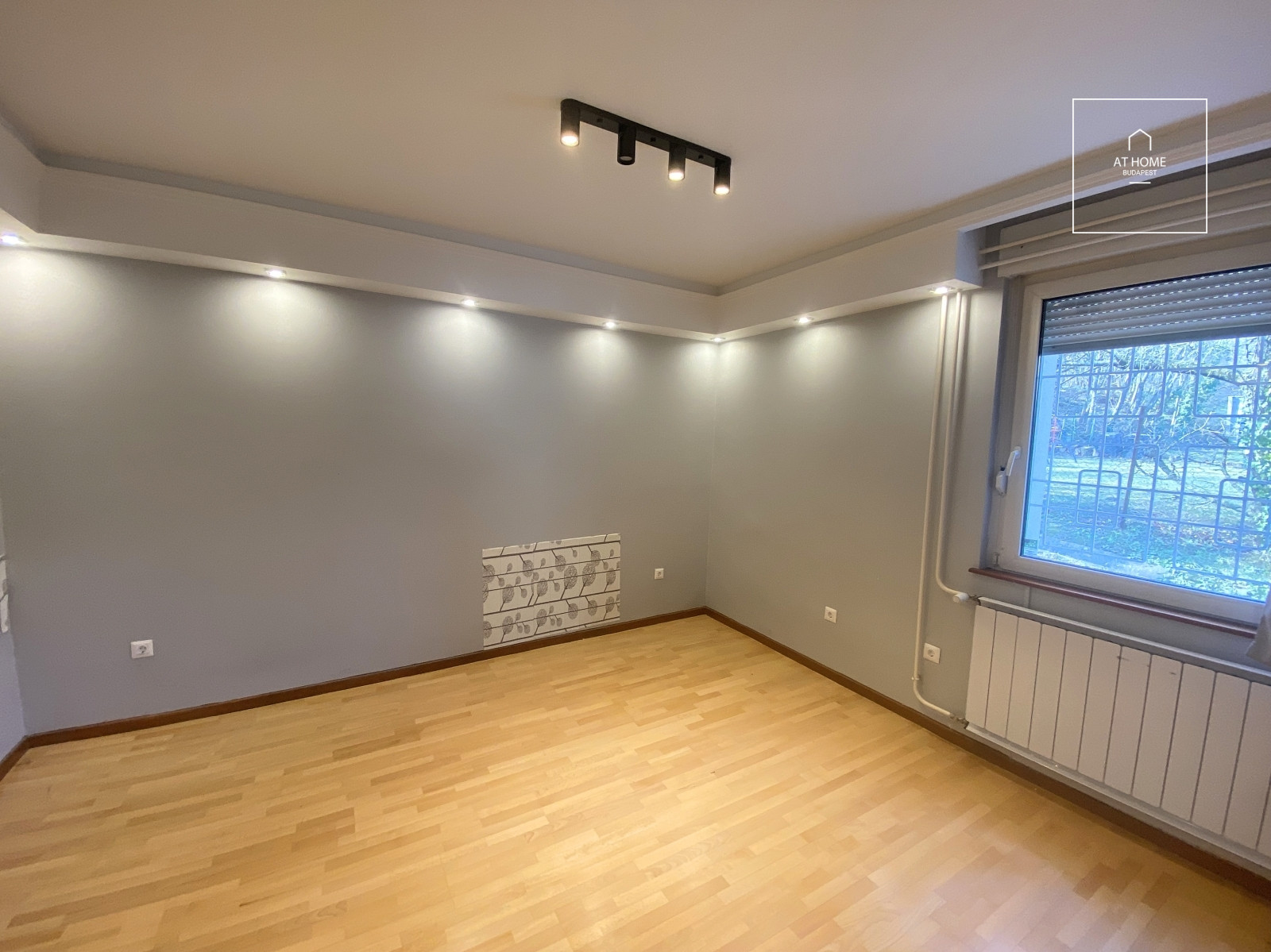 Renovated 185 sqm duplex apartment with four bedrooms and direct garden access in Budapest’s 2nd district