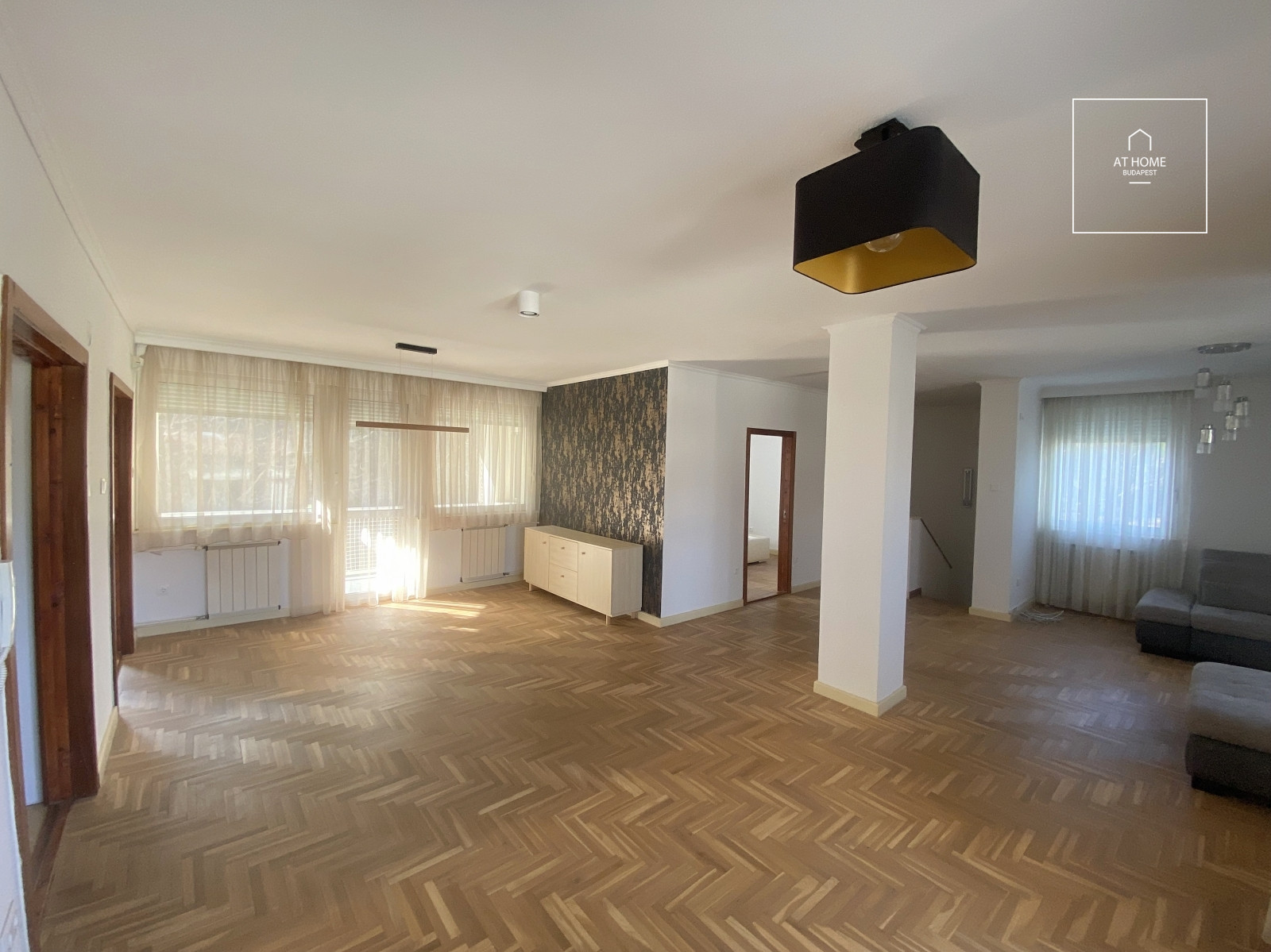 Renovated 185 sqm duplex apartment with four bedrooms and direct garden access in Budapest’s 2nd district