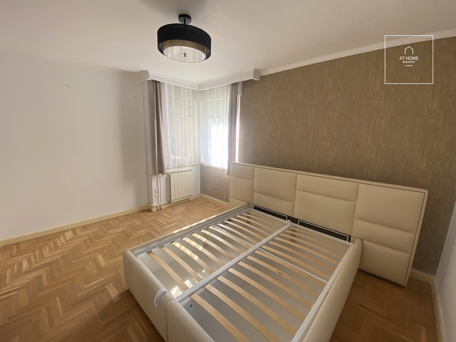 Renovated 185 sqm duplex apartment with four bedrooms and direct garden access in Budapest’s 2nd district