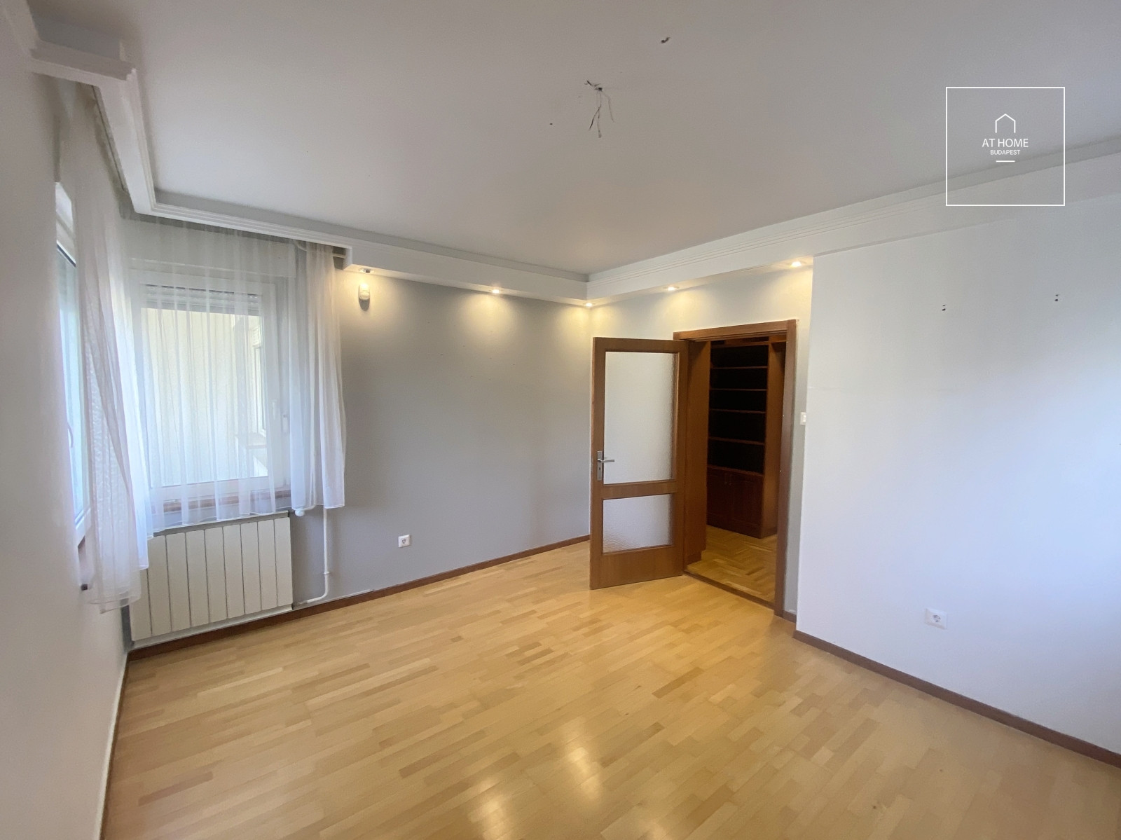 Renovated 185 sqm duplex apartment with four bedrooms and direct garden access in Budapest’s 2nd district