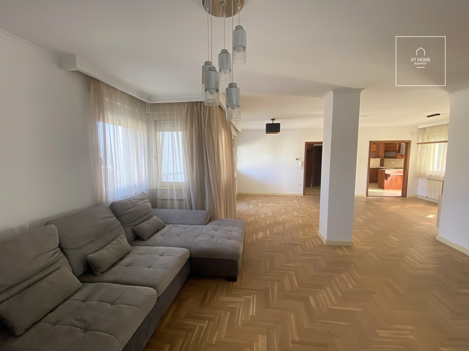 Renovated 185 sqm duplex apartment with four bedrooms and direct garden access in Budapest’s 2nd district