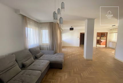 Renovated 185 sqm duplex apartment with four bedrooms and direct garden access in Budapest’s 2nd district