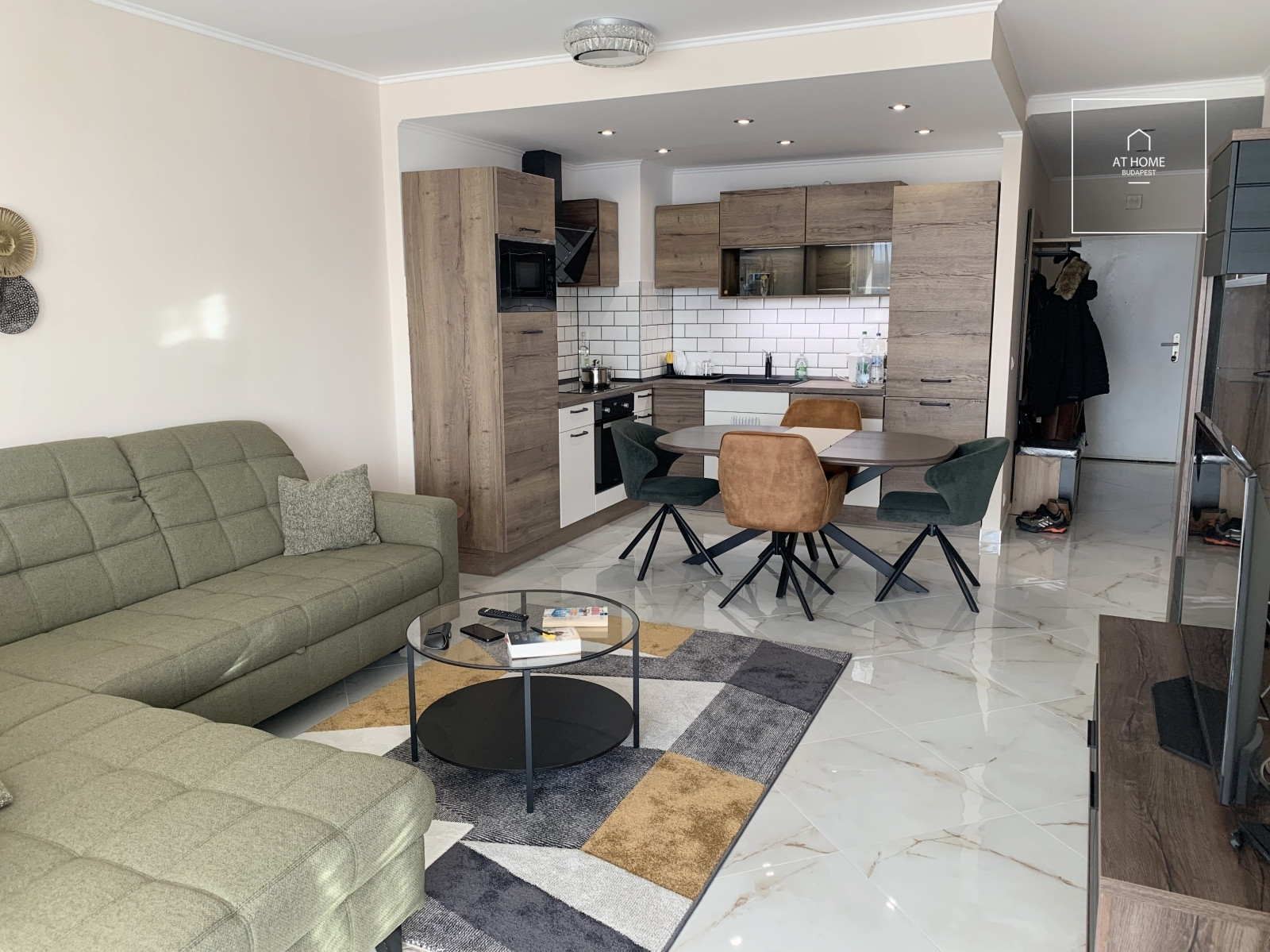 Renovated two-bedroom luxury apartment with a 15 m² panoramic balcony in District IX