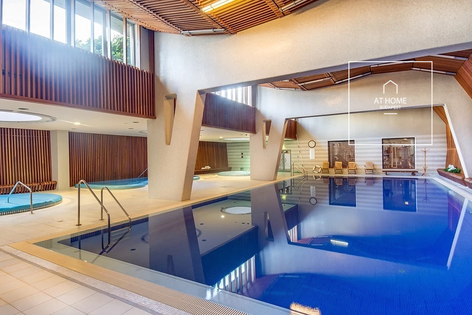 Renovated two-bedroom luxury apartment with a 15 m² panoramic balcony in District IX