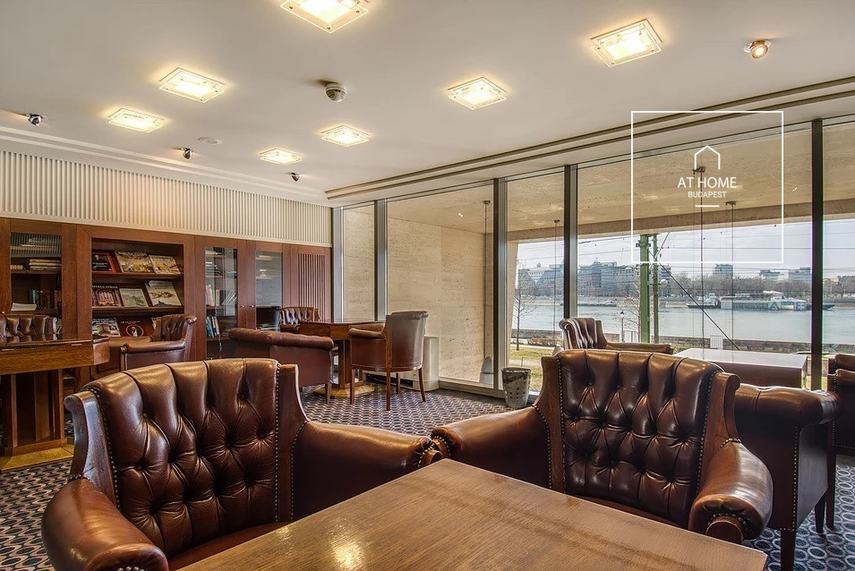 Renovated two-bedroom luxury apartment with a 15 m² panoramic balcony in District IX