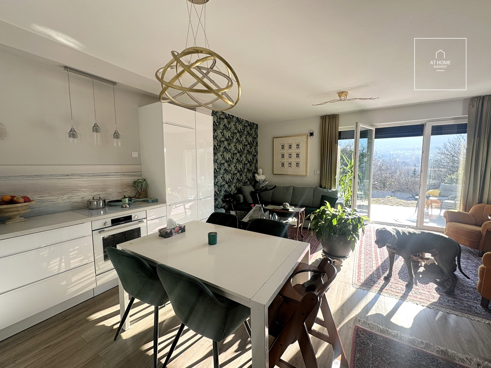 Modern 120 sqm, three-bedroom apartment with a terrace and garden access in Budapest’s 3rd district