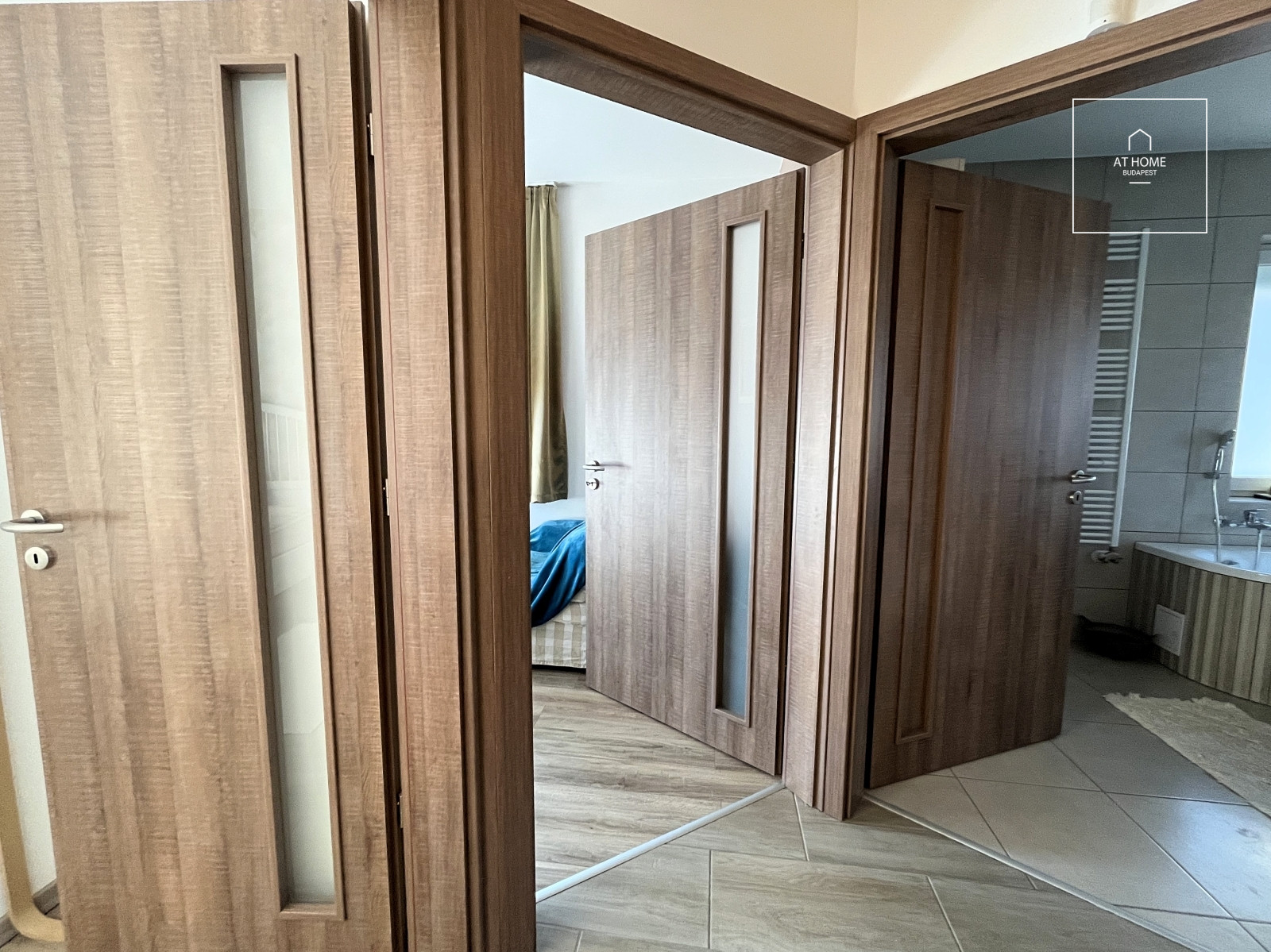 Modern 120 sqm, three-bedroom apartment with a terrace and garden access in Budapest’s 3rd district