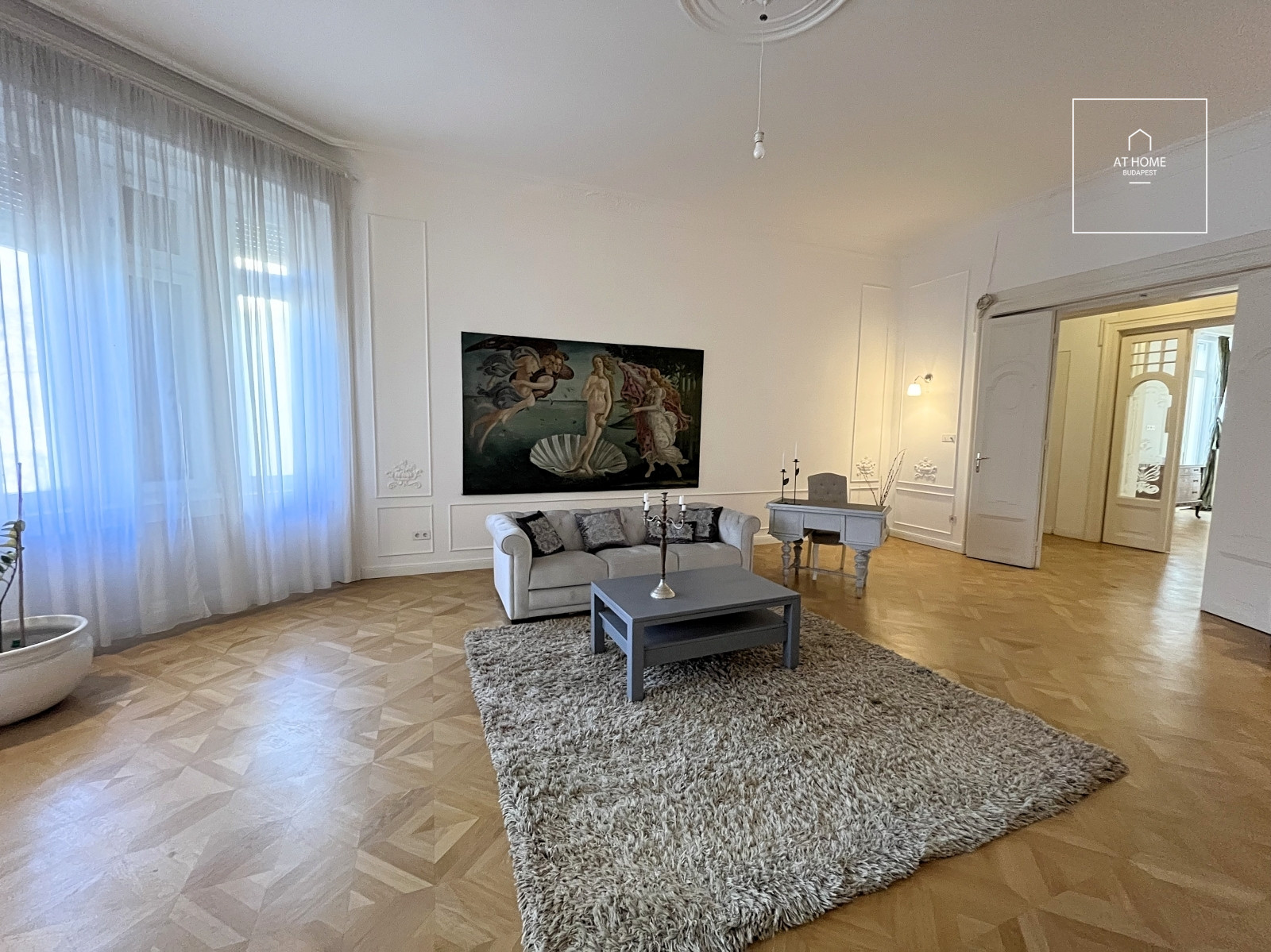 Renovated 225 sqm, three-bedroom apartment with a balcony in Budapest’s 6th district