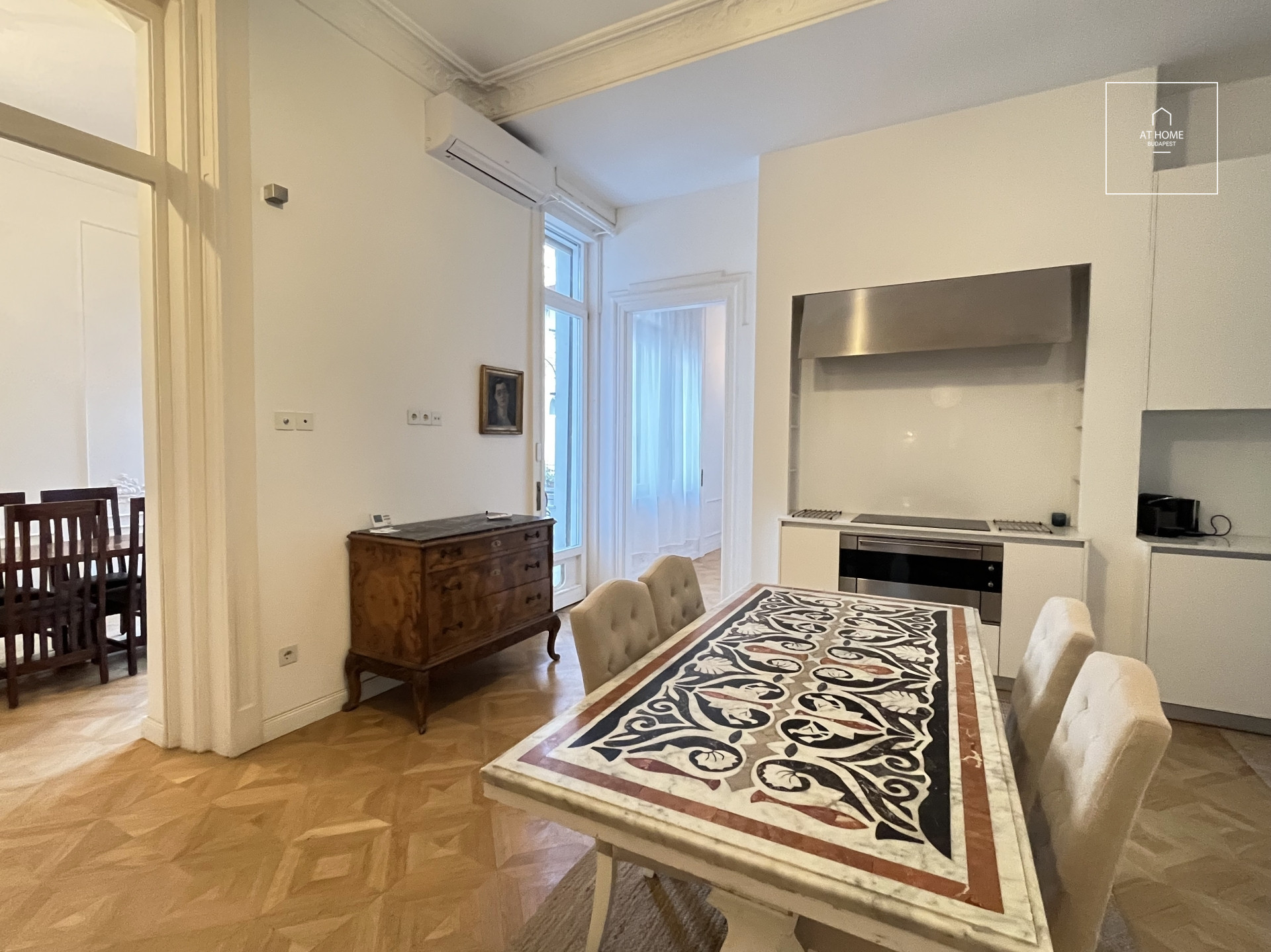 Renovated 225 sqm, three-bedroom apartment with a balcony in Budapest’s 6th district