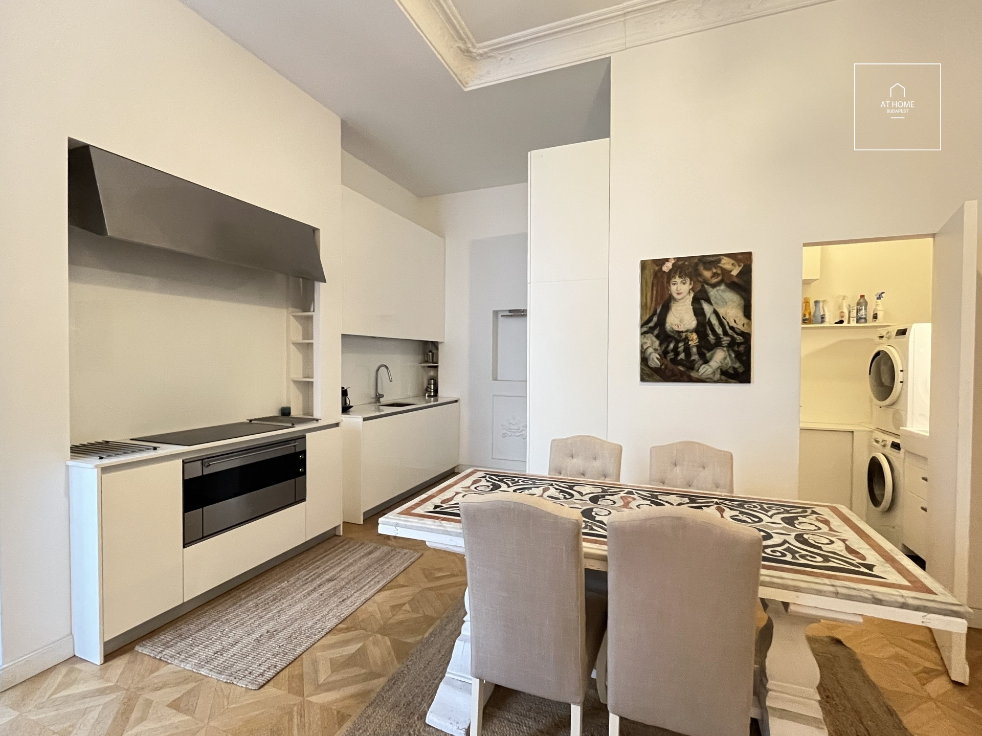 Renovated 225 sqm, three-bedroom apartment with a balcony in Budapest’s 6th district