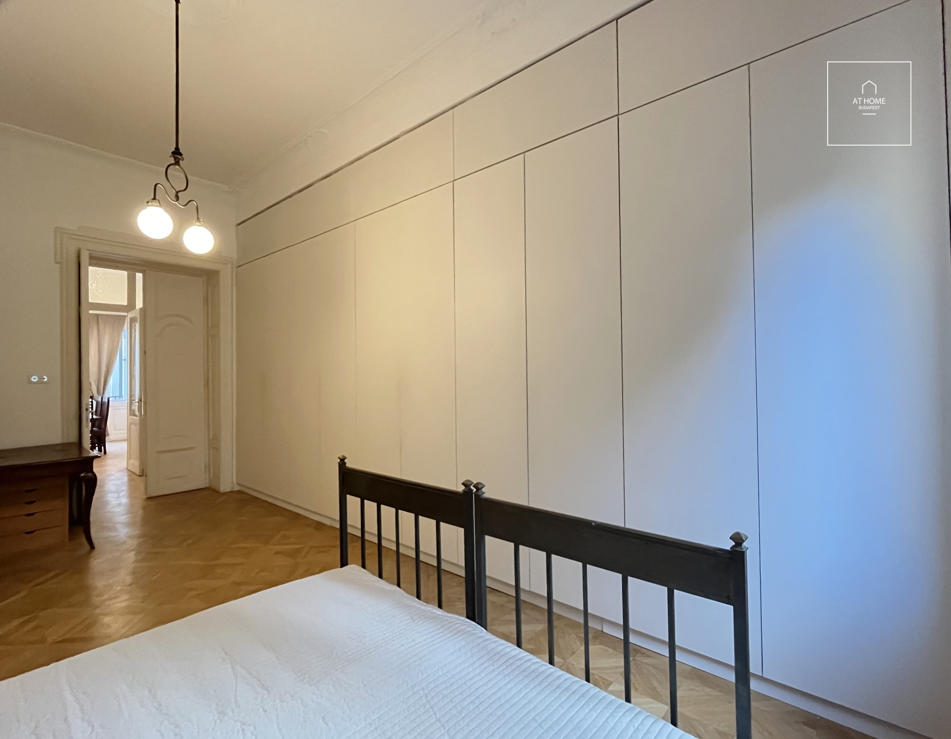 Renovated 225 sqm, three-bedroom apartment with a balcony in Budapest’s 6th district