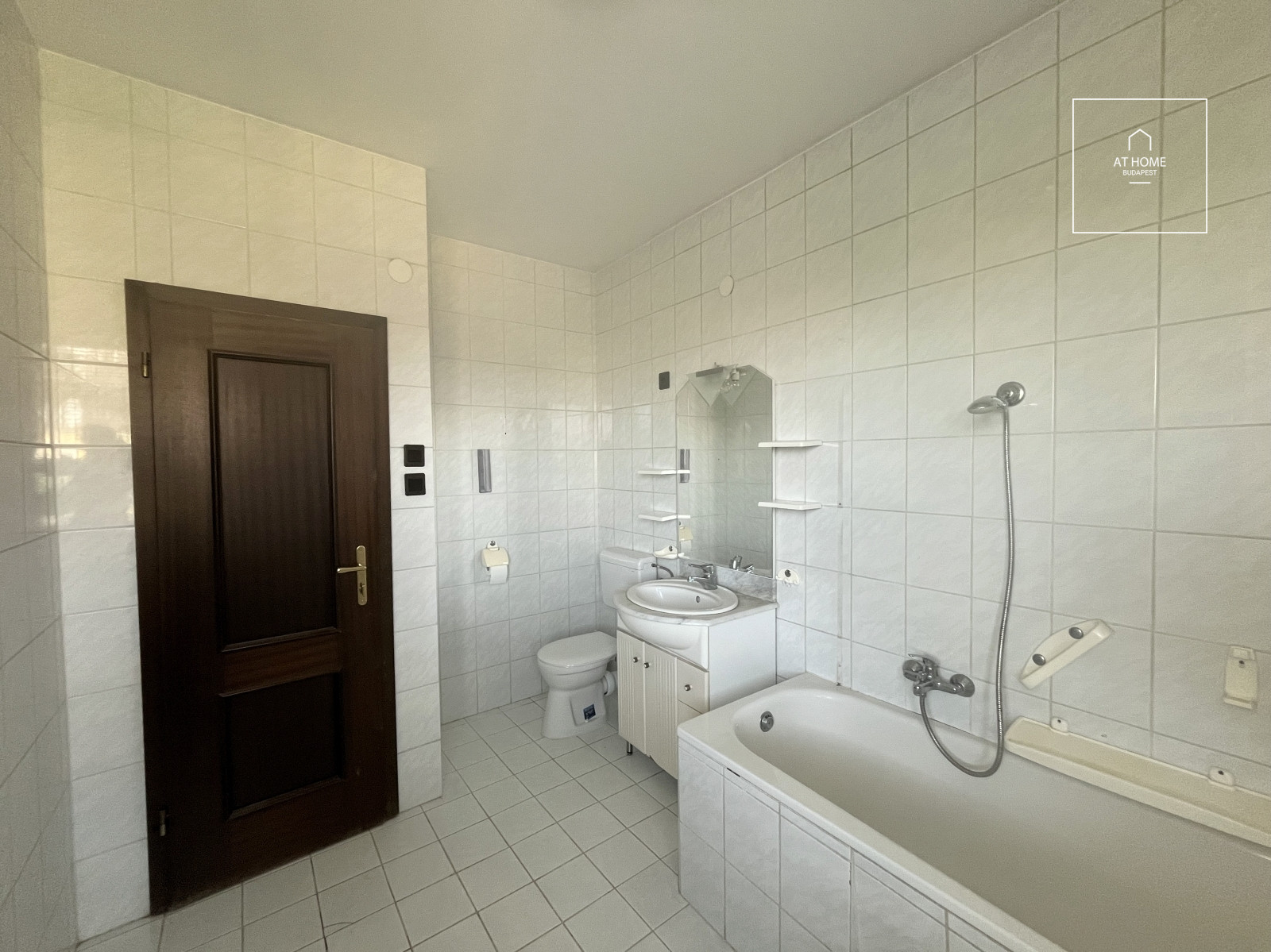 3 bedroom apartment with terrace for sale, Zöldmál, 2nd district, Budapest