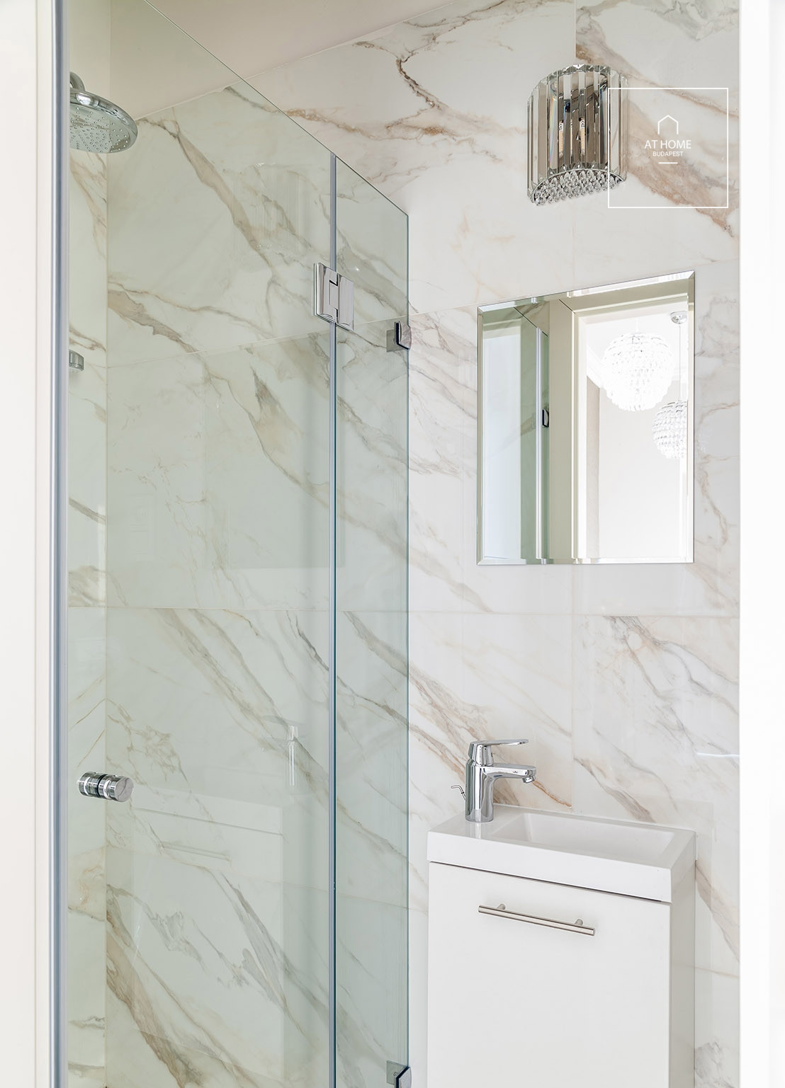 Luxury apartment with permanent Danube panorama and balcony for sale in Budapest’s II district, Víziváros