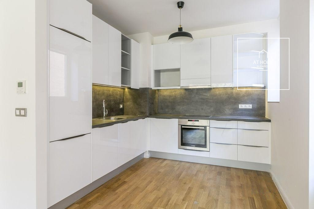 Exclusive 54 sqm apartment with terrace in the heart of the Castle District