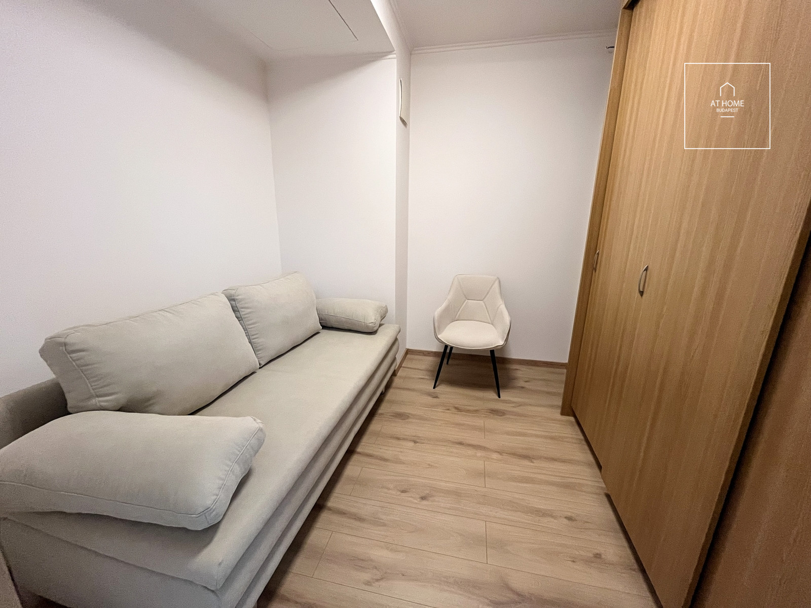 ELEGANT TOWNHOUSE WITH GARDEN ACCESS IN A QUIET STREET OF CSILLAGHEGY – DISTRICT III