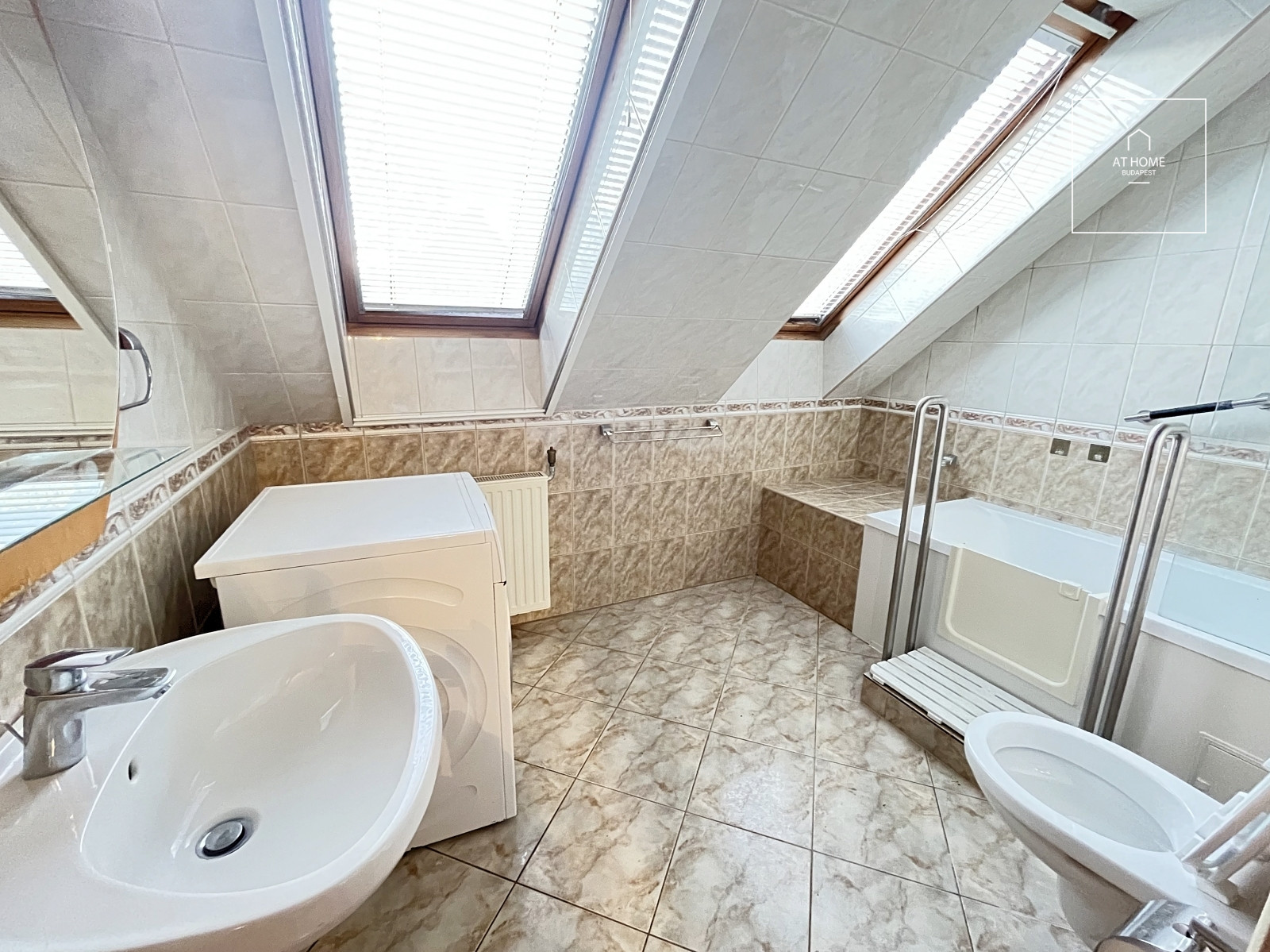 Two-storey terraced house for rent Budapest III. district Csillaghegy