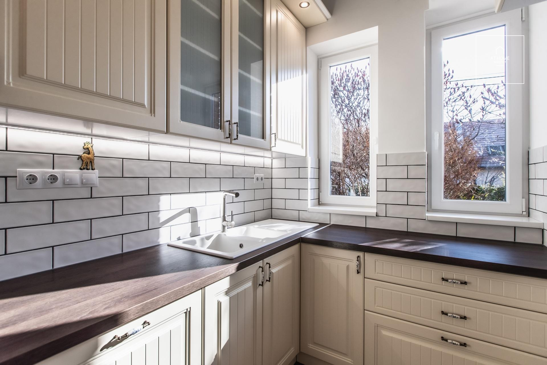 Budapest XI. district, on the border of Sasad - Sashegy, luxury semi - detached house for rent.