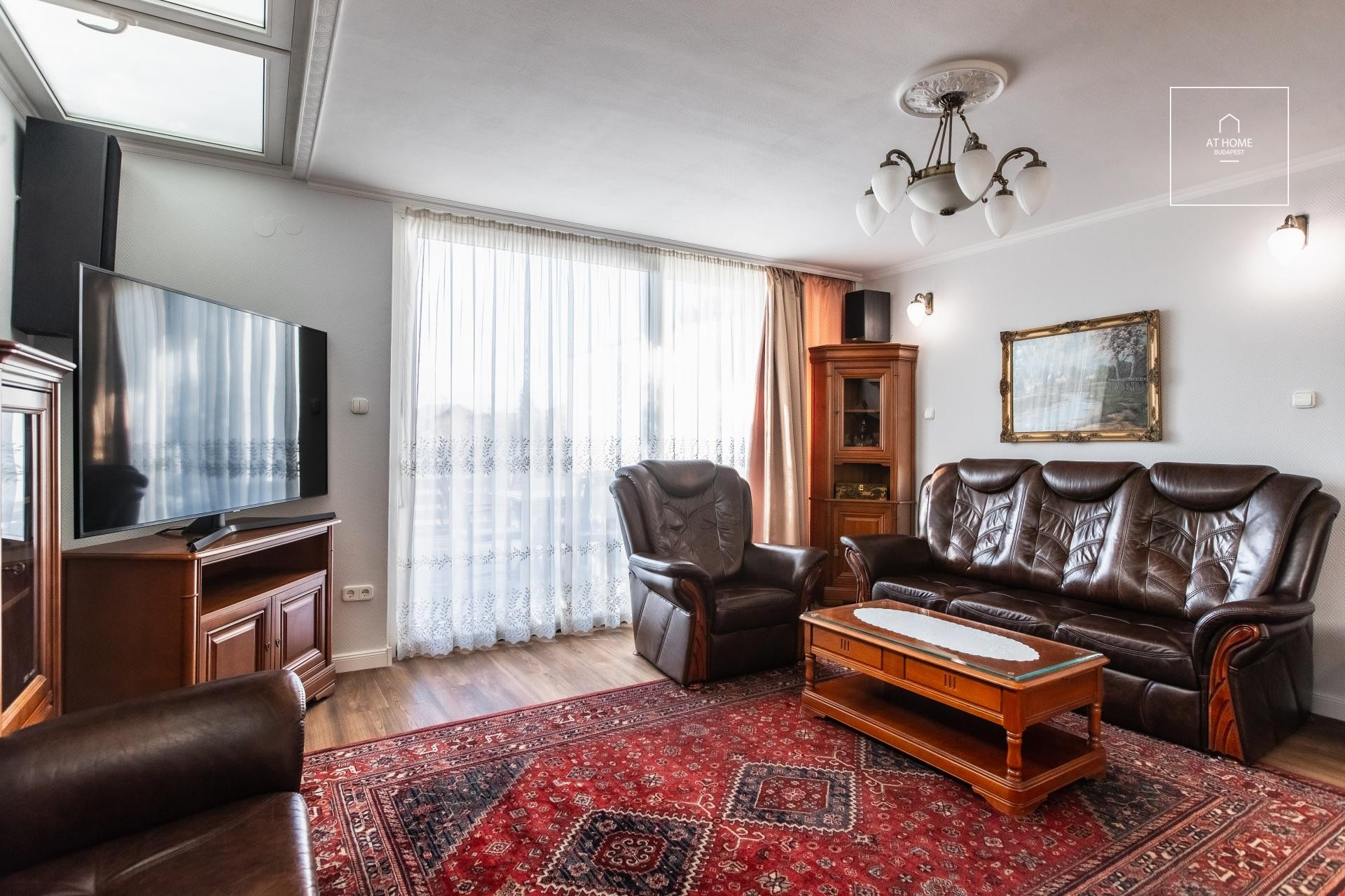 Budapest XI. district, on the border of Sasad - Sashegy, luxury semi - detached house for rent.