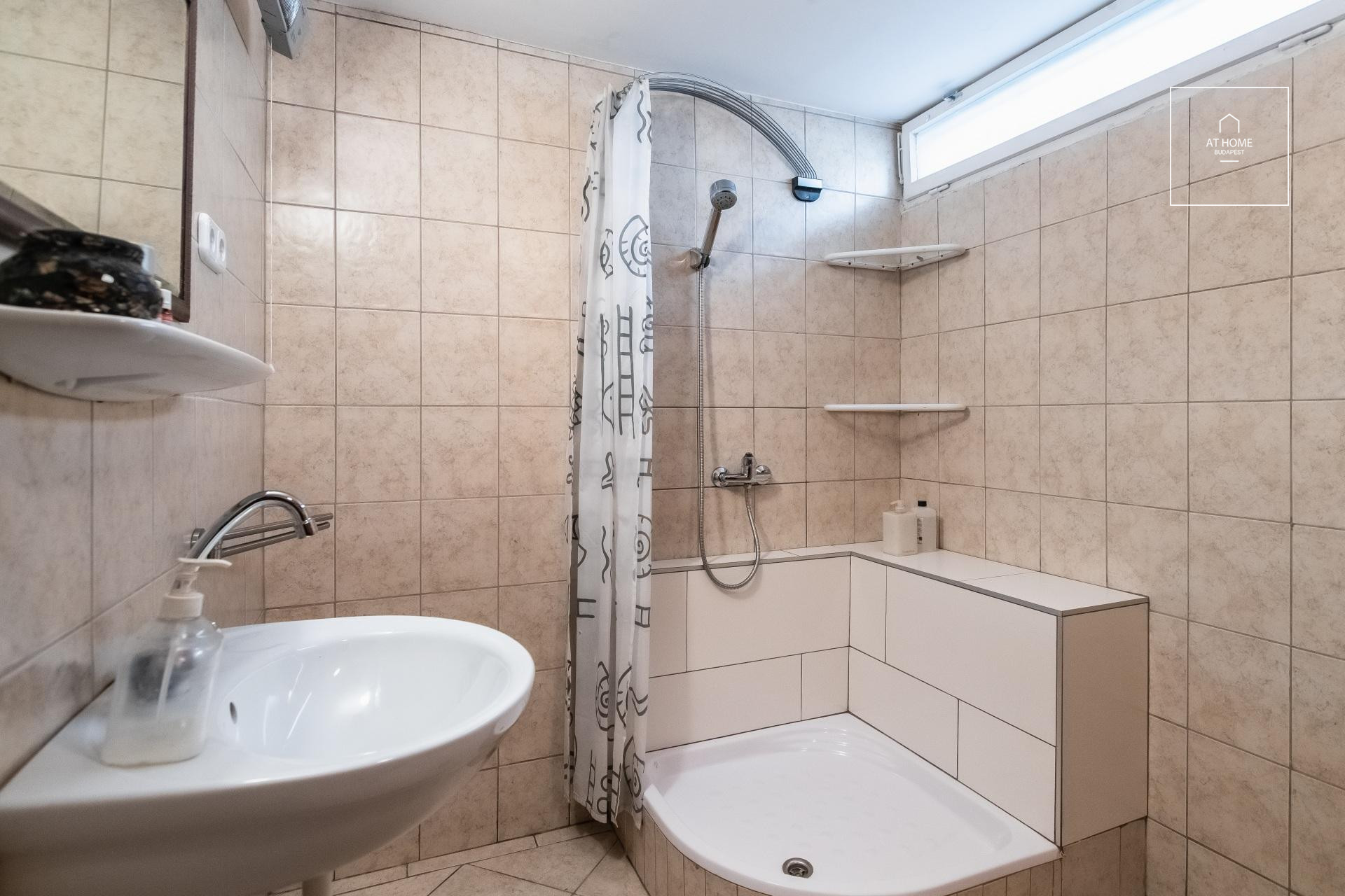 Budapest XI. district, on the border of Sasad - Sashegy, luxury semi - detached house for rent.