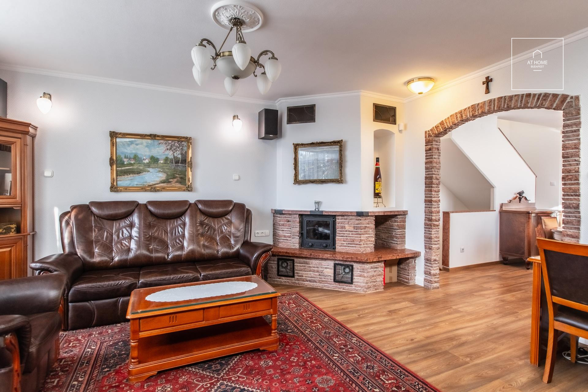 Budapest XI. district, on the border of Sasad - Sashegy, luxury semi - detached house for rent.