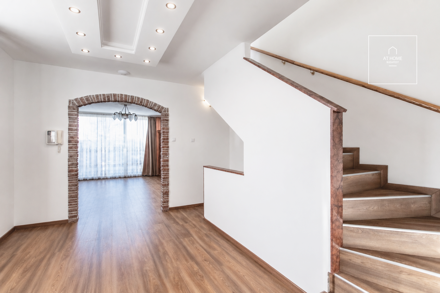 Luxury Semi-Detached House for Rent on the Border of Sasad and Sashegy, District XI, Budapest