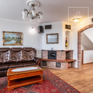 Budapest XI. district, on the border of Sasad - Sashegy, luxury semi - detached house for rent.